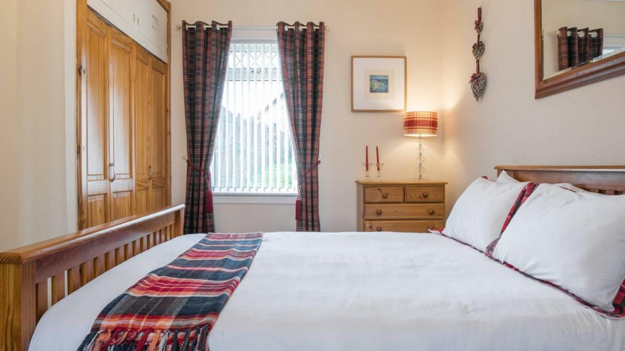 Pippin, Tranquil Scottish Cottage With Hot Tub Эйрдри Экстерьер фото